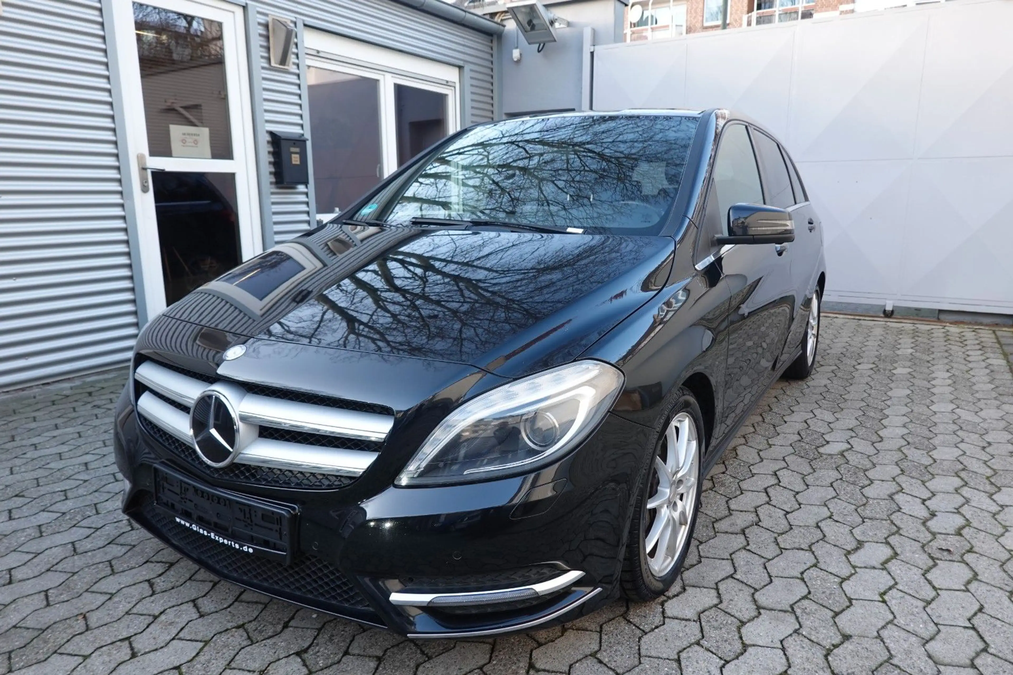 Mercedes-Benz B 220 4Matic Tempomat BiXenon NAVI StandHeizung — photo 11