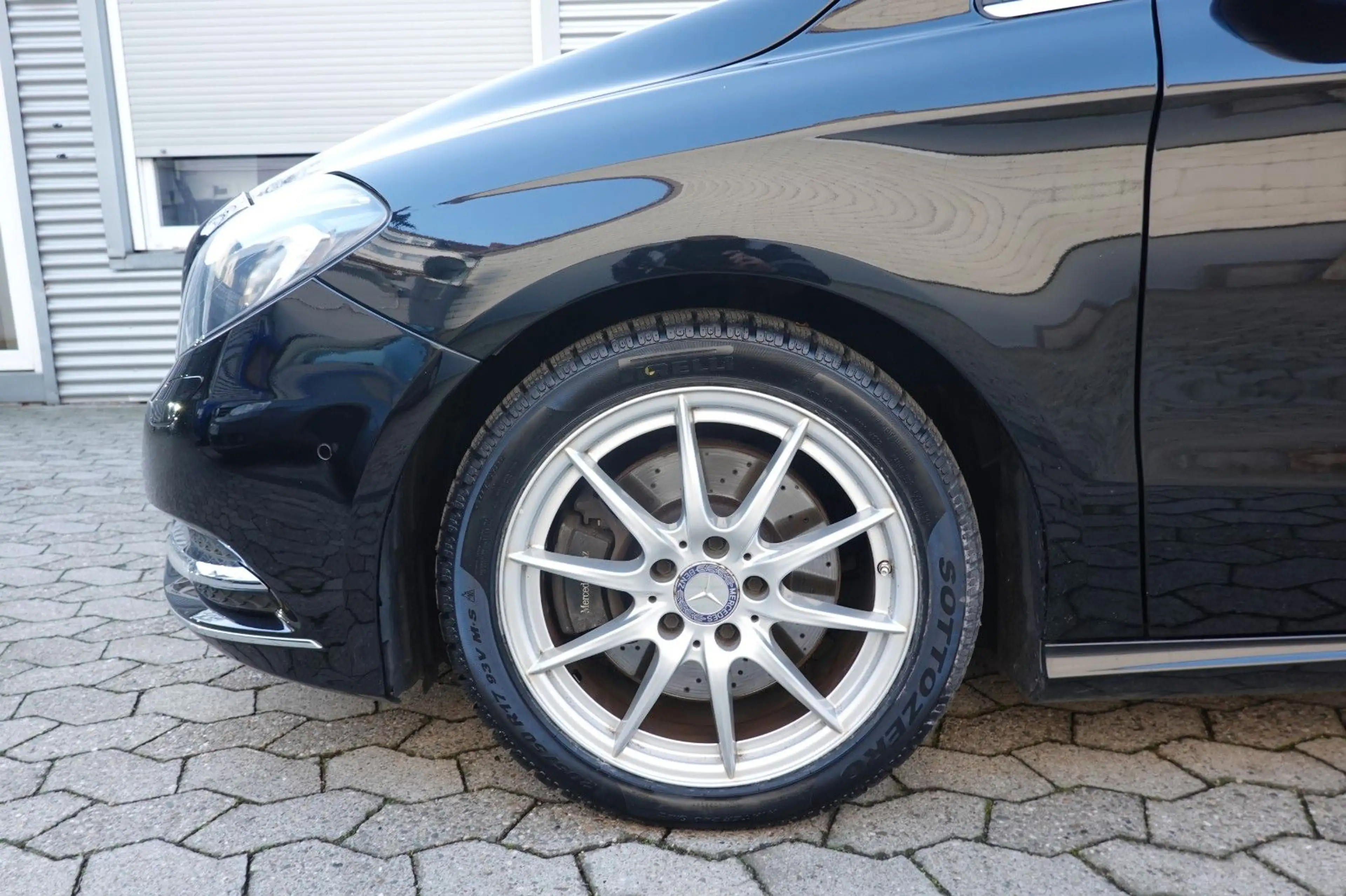 Mercedes-Benz B 220 4Matic Tempomat BiXenon NAVI StandHeizung — photo 8