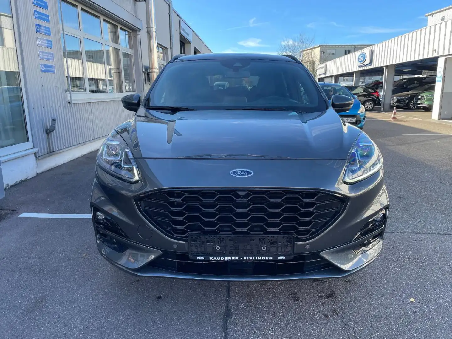 Ford Kuga Plug-In Hybrid ST-Line X Grau - 2