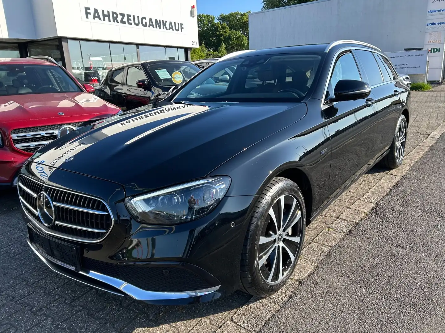 Mercedes-Benz E 300 T  de 4Matic AHK MASSAGE MULTIB. DISTR.DAB Noir - 2