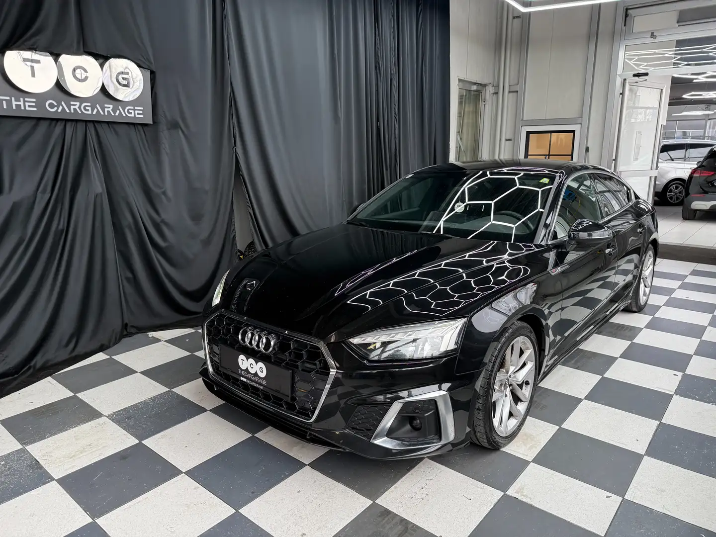Audi A5 35 TDI S line Schwarz - 1