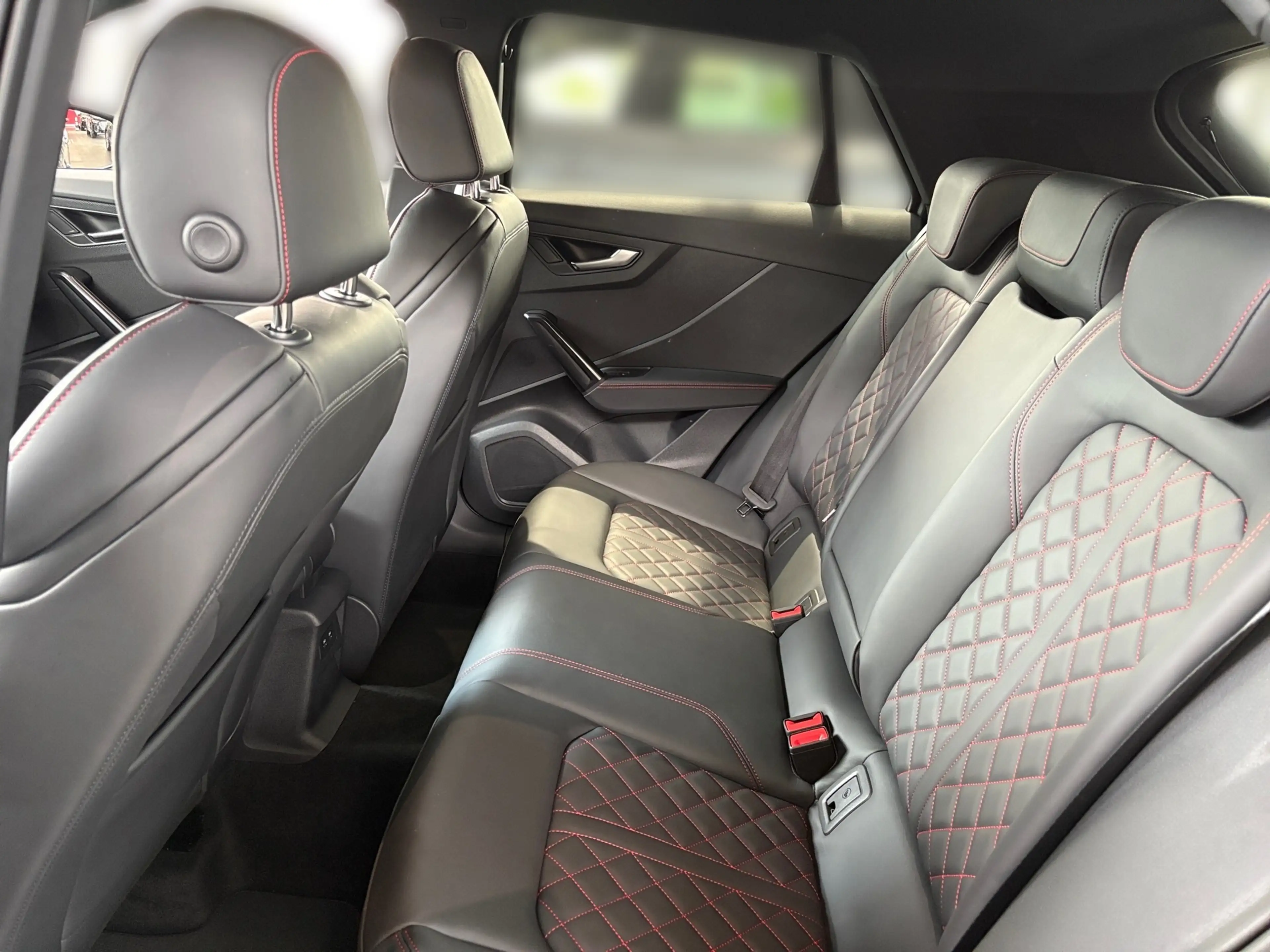 Audi SQ2 TFSI Quattro S-Tronic Panodach AHK Navi LM — photo 11