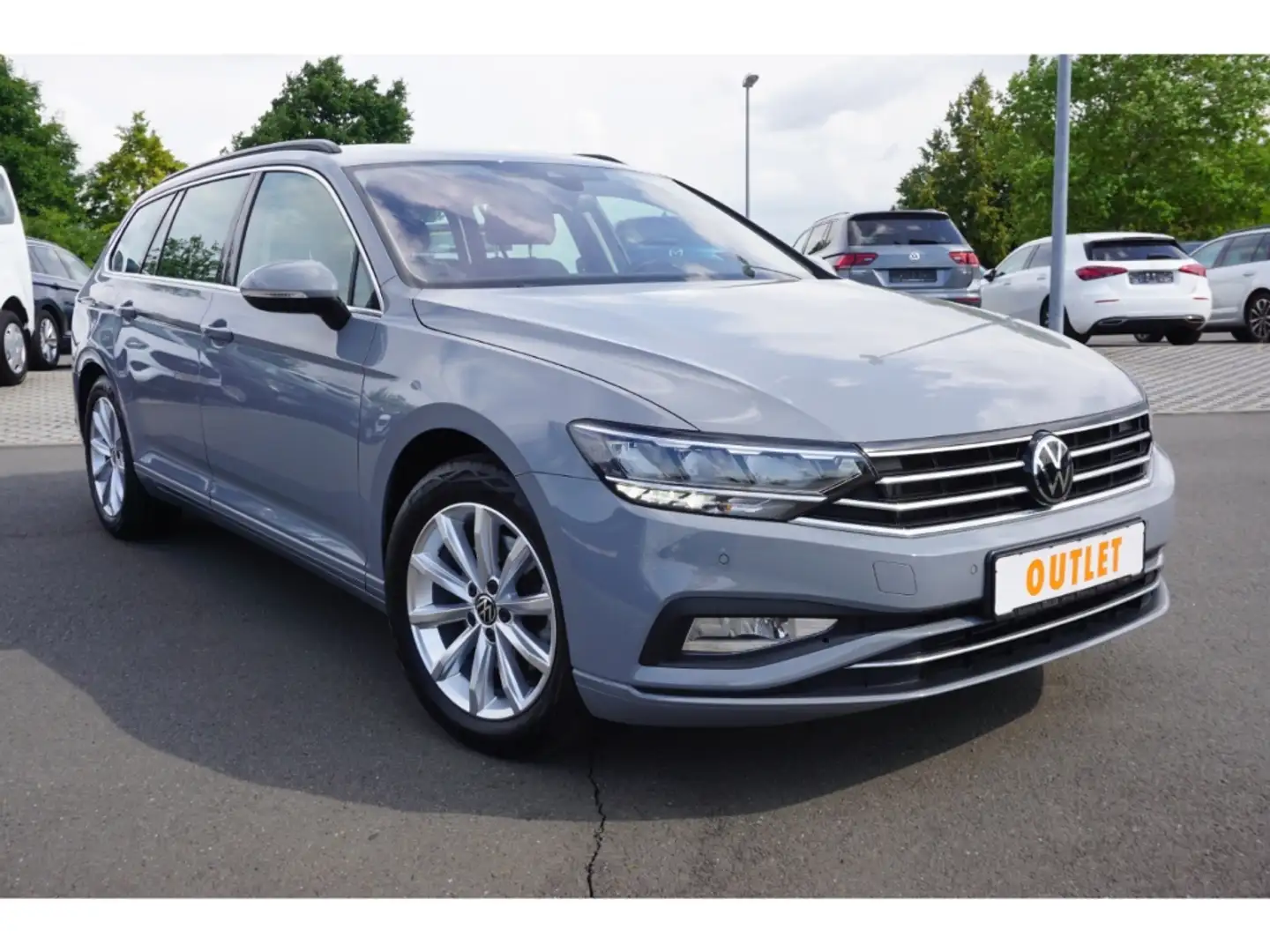 Volkswagen Passat 1.5TSI-DSG-schwenk.AHK-LED-Navi-Sitzhz-Tempo-EU6 Gris - 2