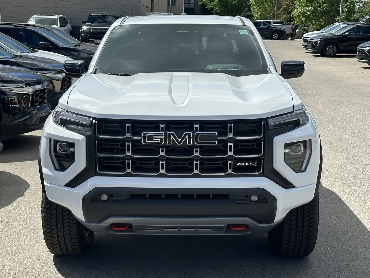 GMC Canyon photo GMC Canyon