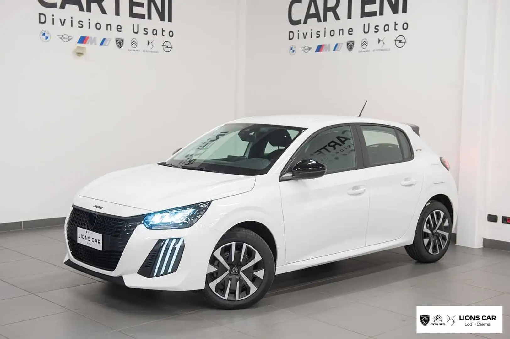 Peugeot 208 2ª serie Hybrid 100 e-DCS6 Style Weiß - 1