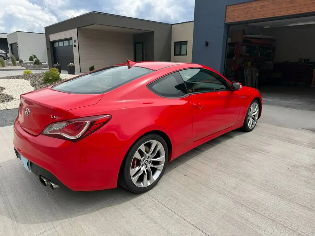 Hyundai Genesis Coupe снимка Hyundai Genesis Coupe