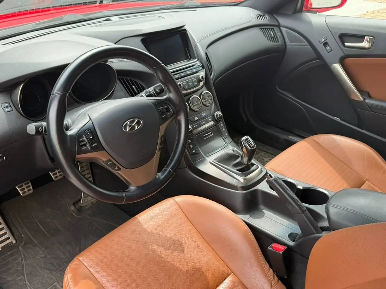 Hyundai Genesis Coupe снимка Hyundai Genesis Coupe