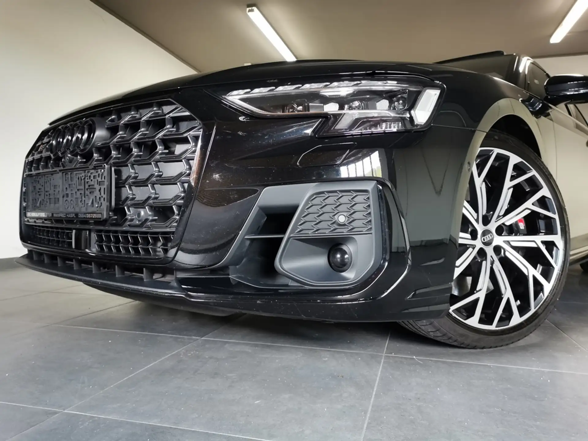 Audi S8 TFSI 2025 검정 사진 8