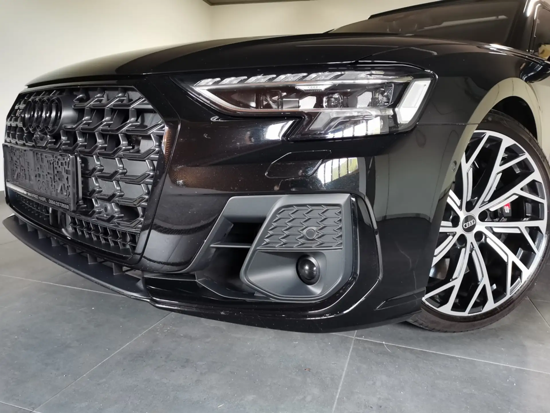 Audi S8 TFSI 2025 검정 사진 5