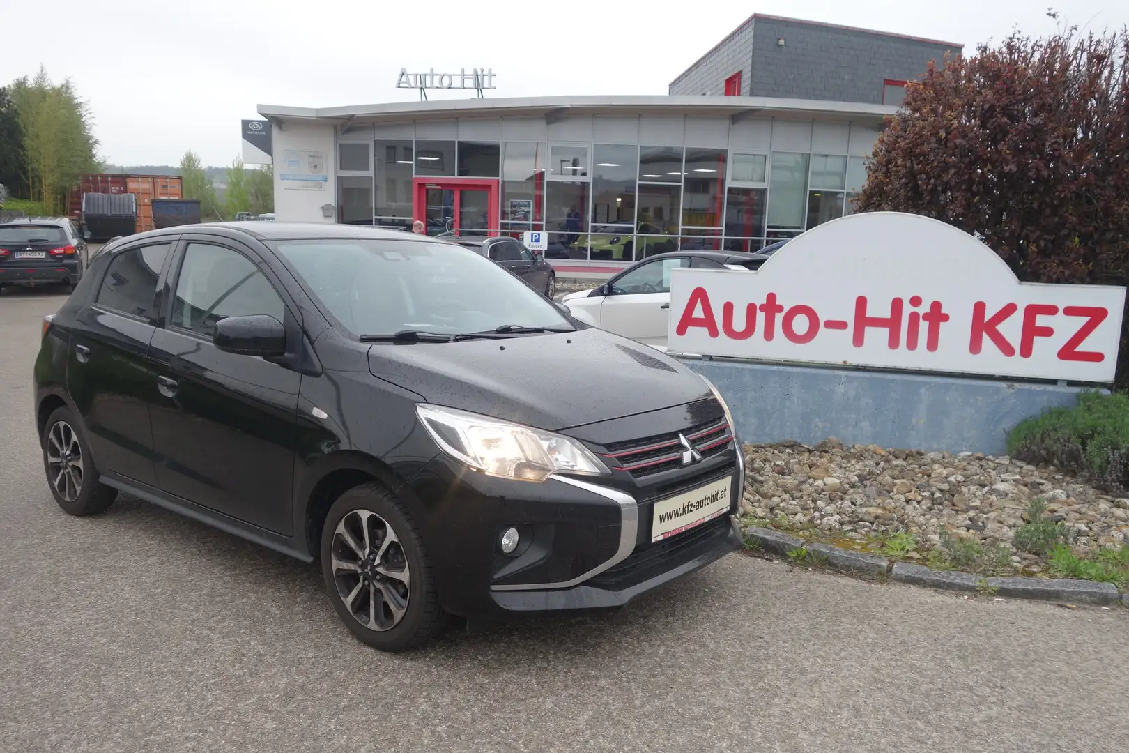 Mitsubishi Space Star 1,2 MIVEC Invite***Kamera/15"Alu/Sitzheizung*** Schwarz - 1