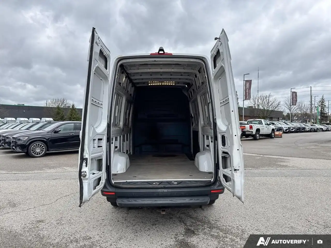 Mercedes-Benz Sprinter снимка Mercedes-Benz Sprinter