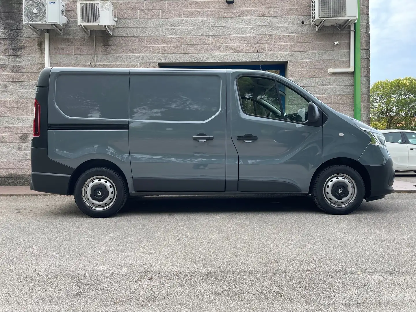 Renault Trafic 2.0 DCI 120CV VAN NAVIGATORE BLUETOOTH Grigio - 2