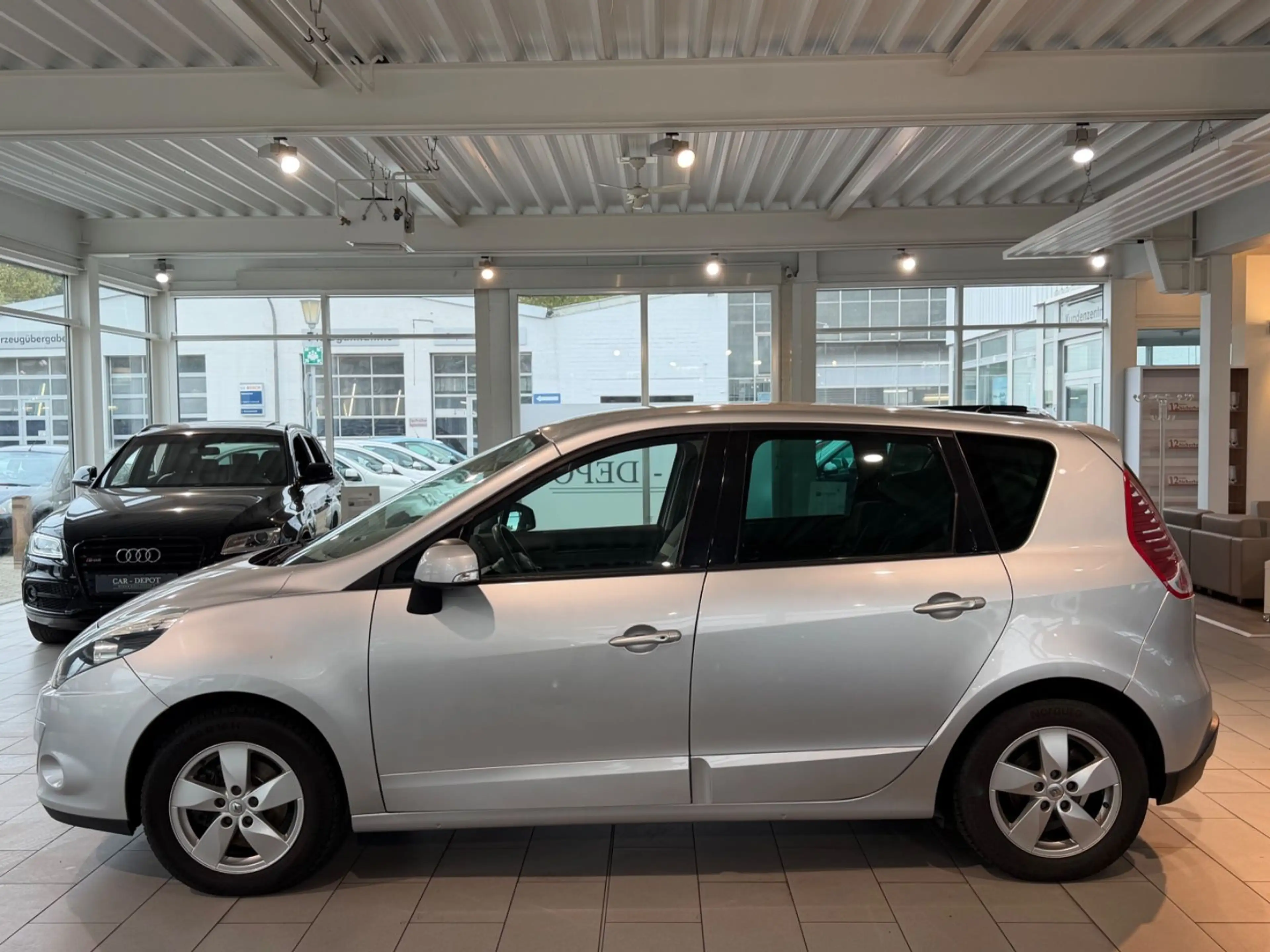 Renault Scenic III Dynamique*KLIMAAUT.*AHK*PDC*SHZ*TEMP* — photo 3