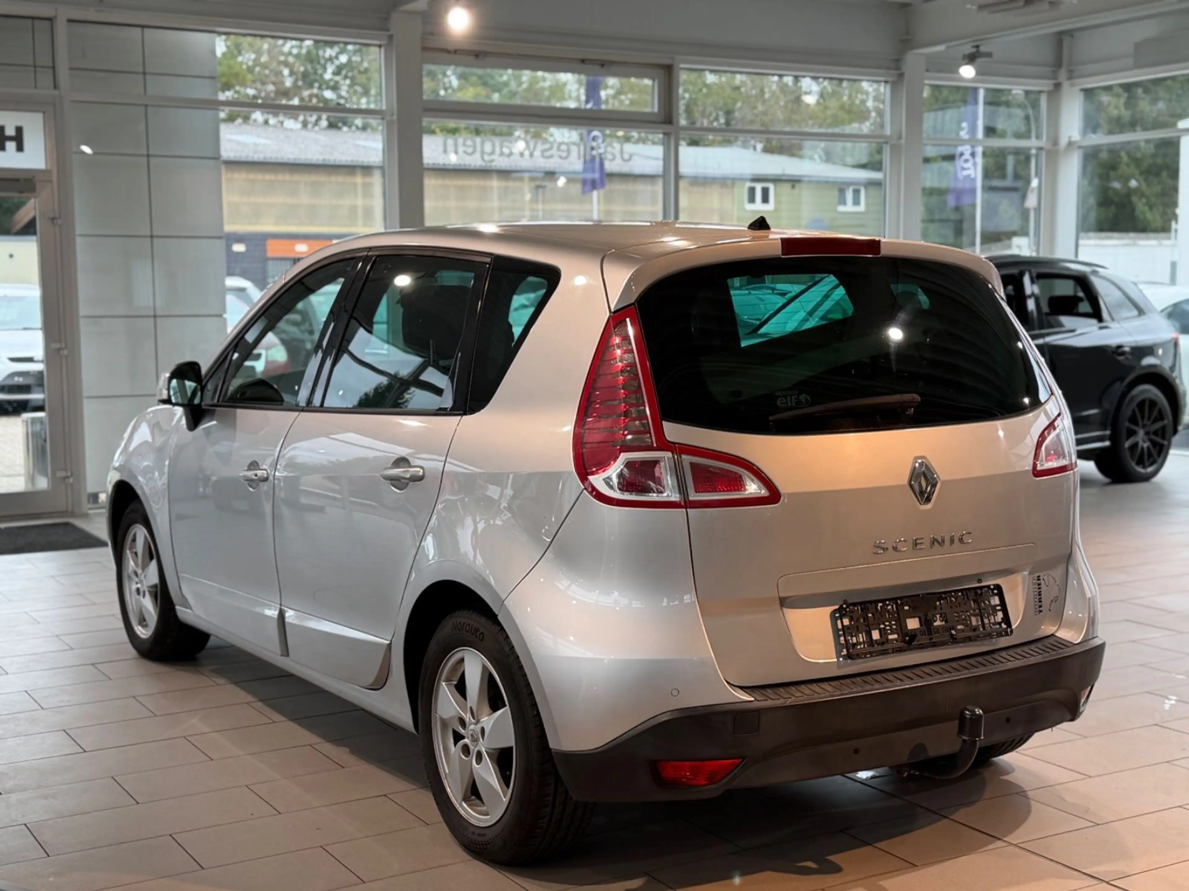 Renault Scenic III Dynamique*KLIMAAUT.*AHK*PDC*SHZ*TEMP* — photo 4