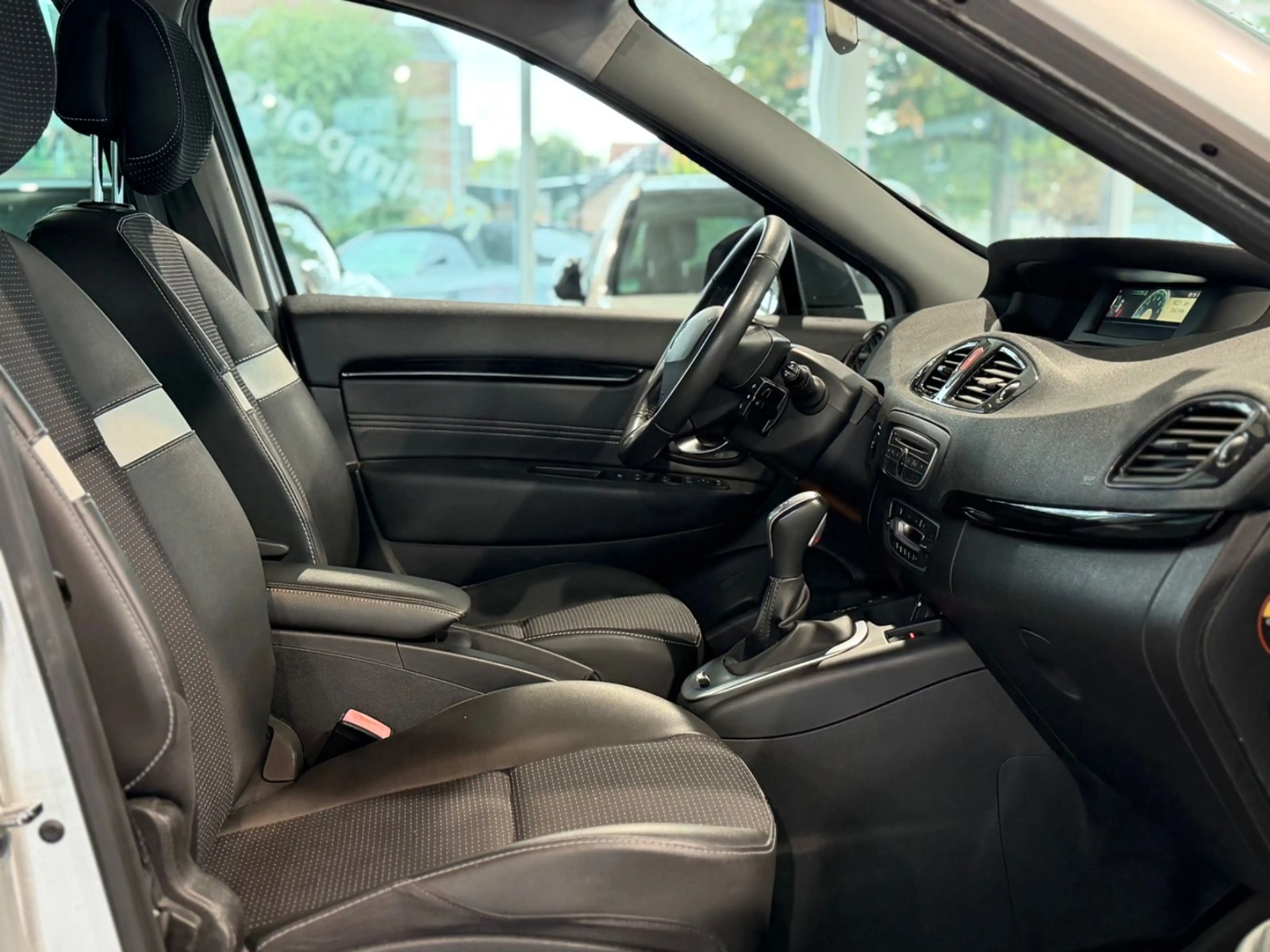 Renault Scenic III Dynamique*KLIMAAUT.*AHK*PDC*SHZ*TEMP* — photo 13