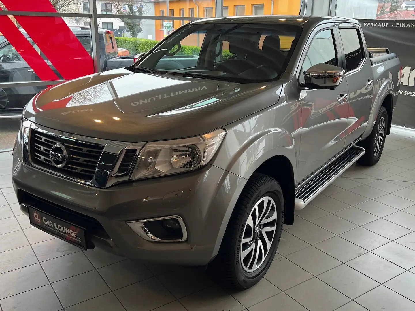 Nissan Navara NP300 N-Connecta Double Cab 4x4 Gris - 1