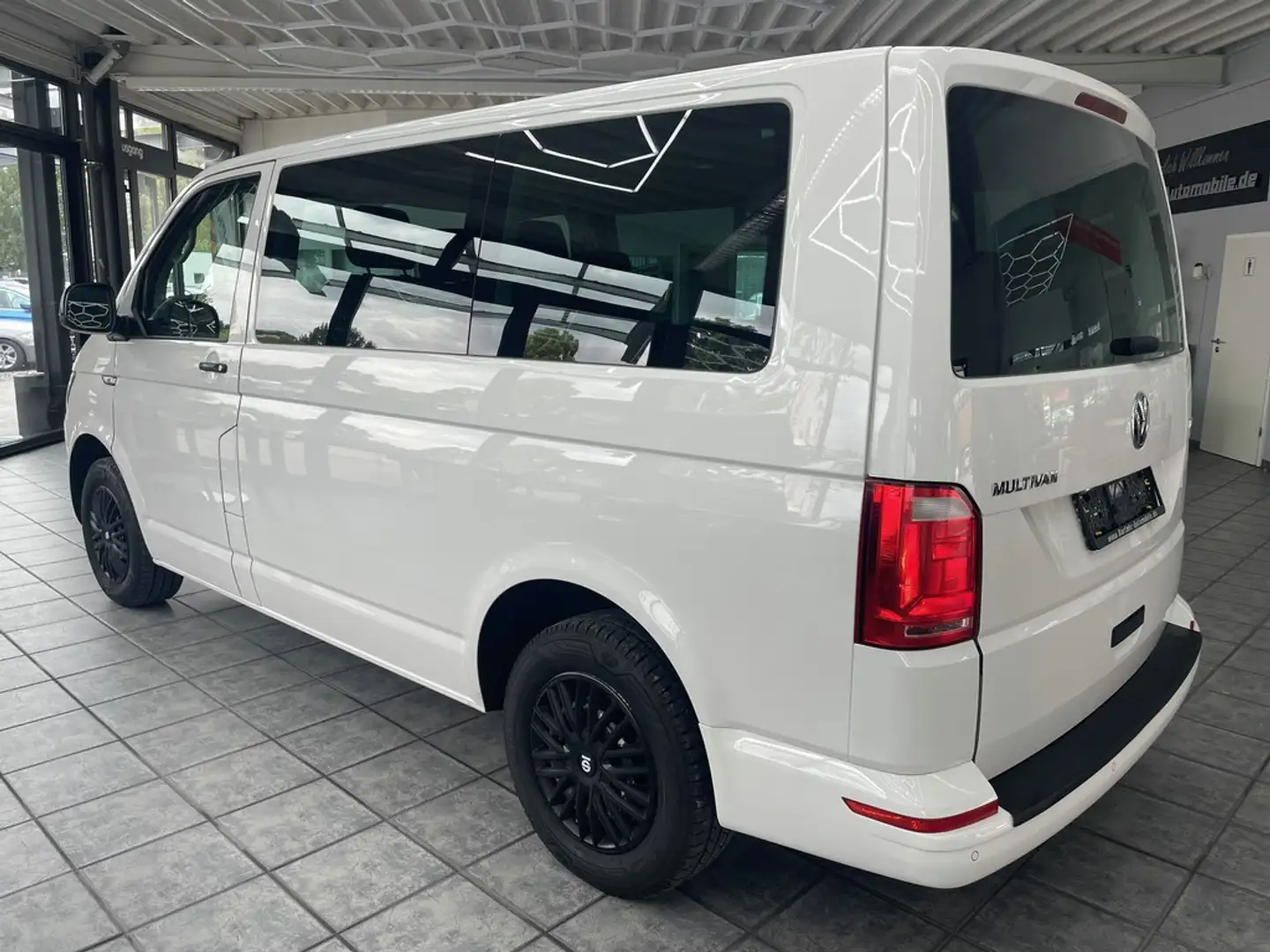 Volkswagen T6 Multivan 2.0 TDI Trendline, 1.Hd., Klima, PDC Weiß - 2