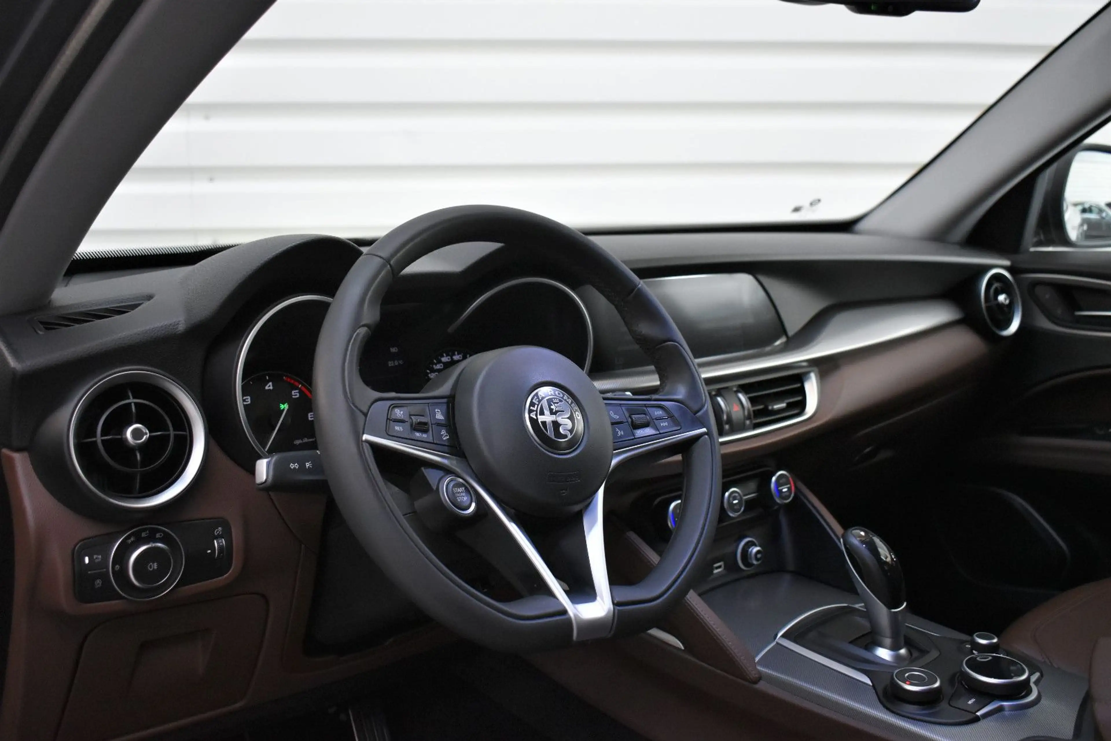 Alfa Romeo Stelvio Super Q4+Totwinkel+Keyless+Kamera+Xenon — photo 7