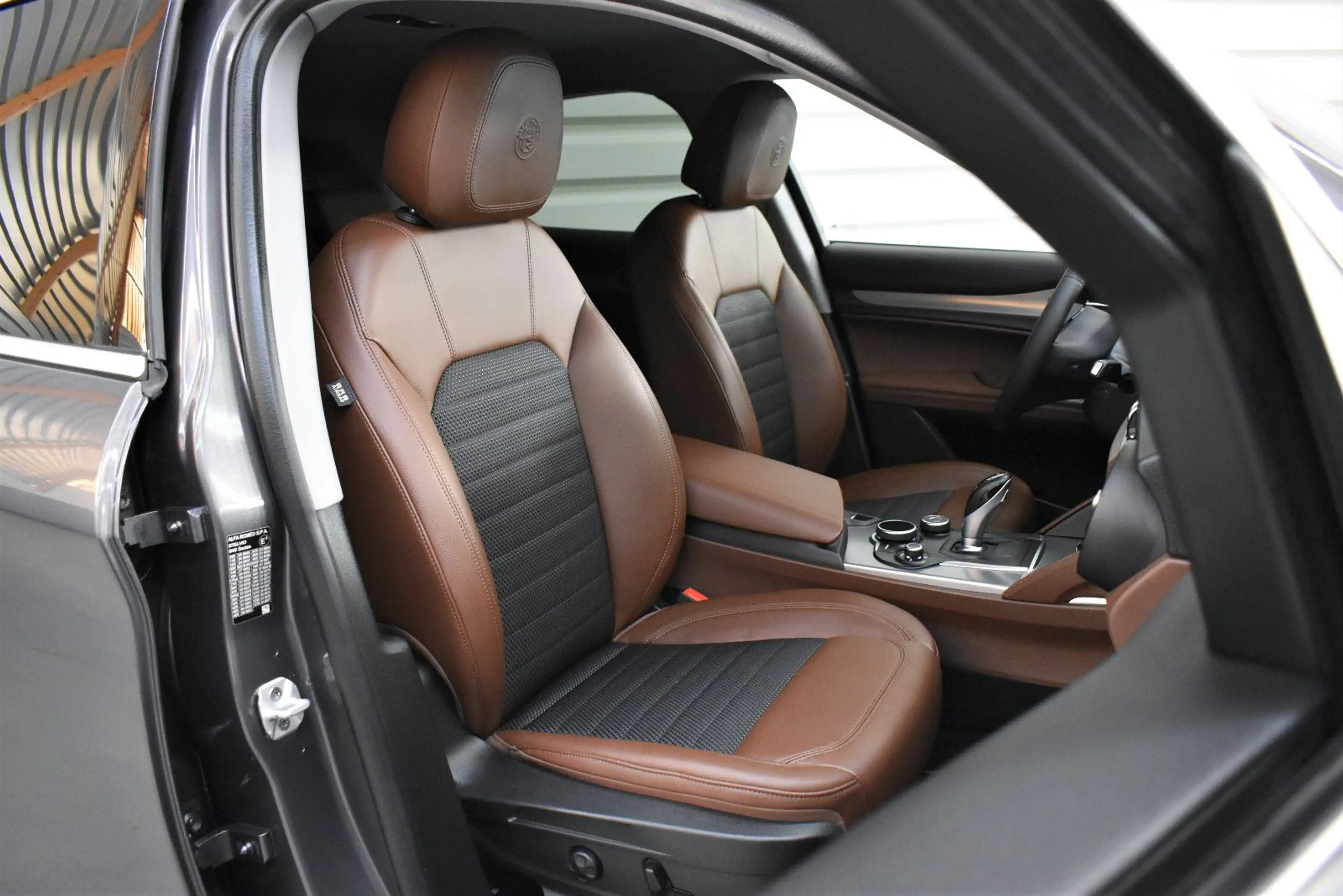 Alfa Romeo Stelvio Super Q4+Totwinkel+Keyless+Kamera+Xenon — photo 11