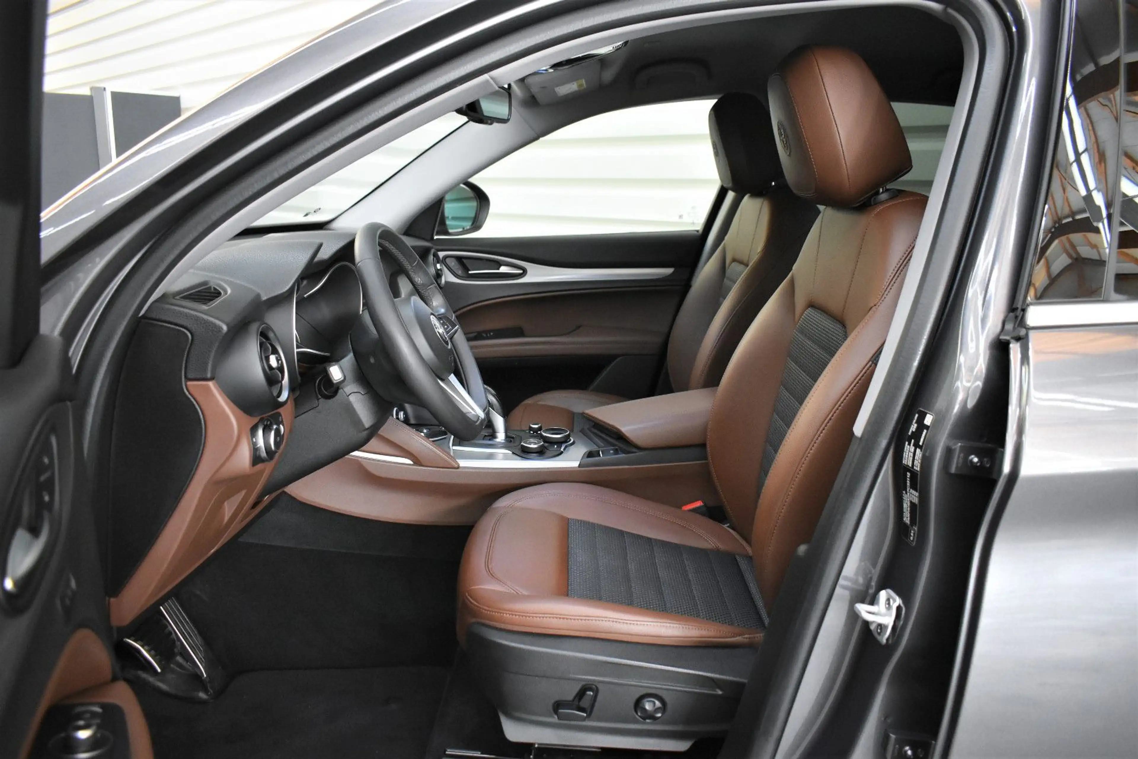 Alfa Romeo Stelvio Super Q4+Totwinkel+Keyless+Kamera+Xenon — photo 10