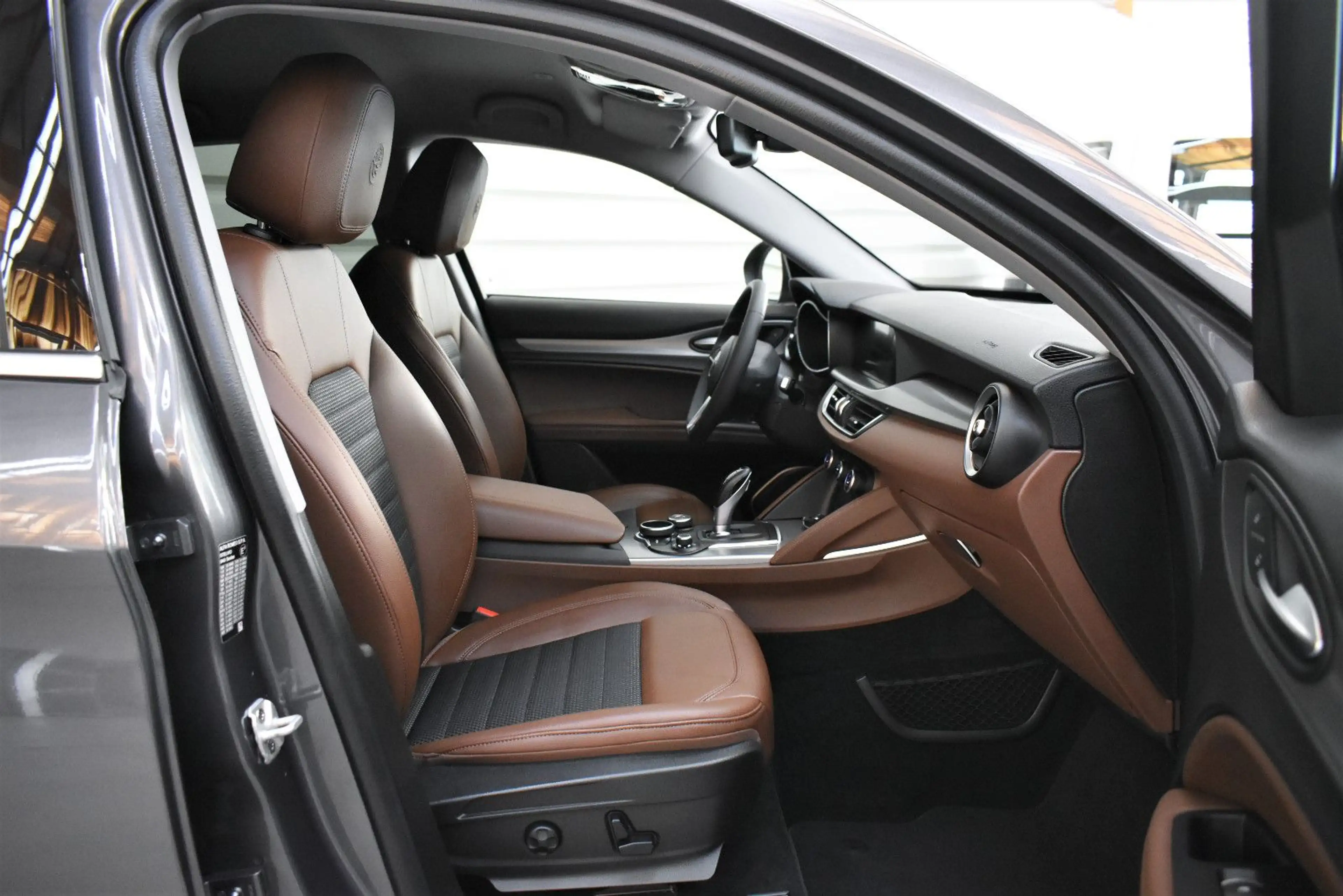 Alfa Romeo Stelvio Super Q4+Totwinkel+Keyless+Kamera+Xenon — photo 12