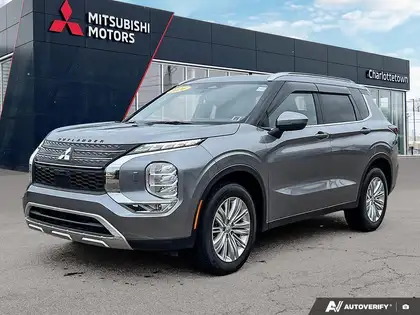 Gray 2024 Mitsubishi Outlander SE S-AWC SUV / Crossover All-Wheel Drive Continuously Variable Transmission