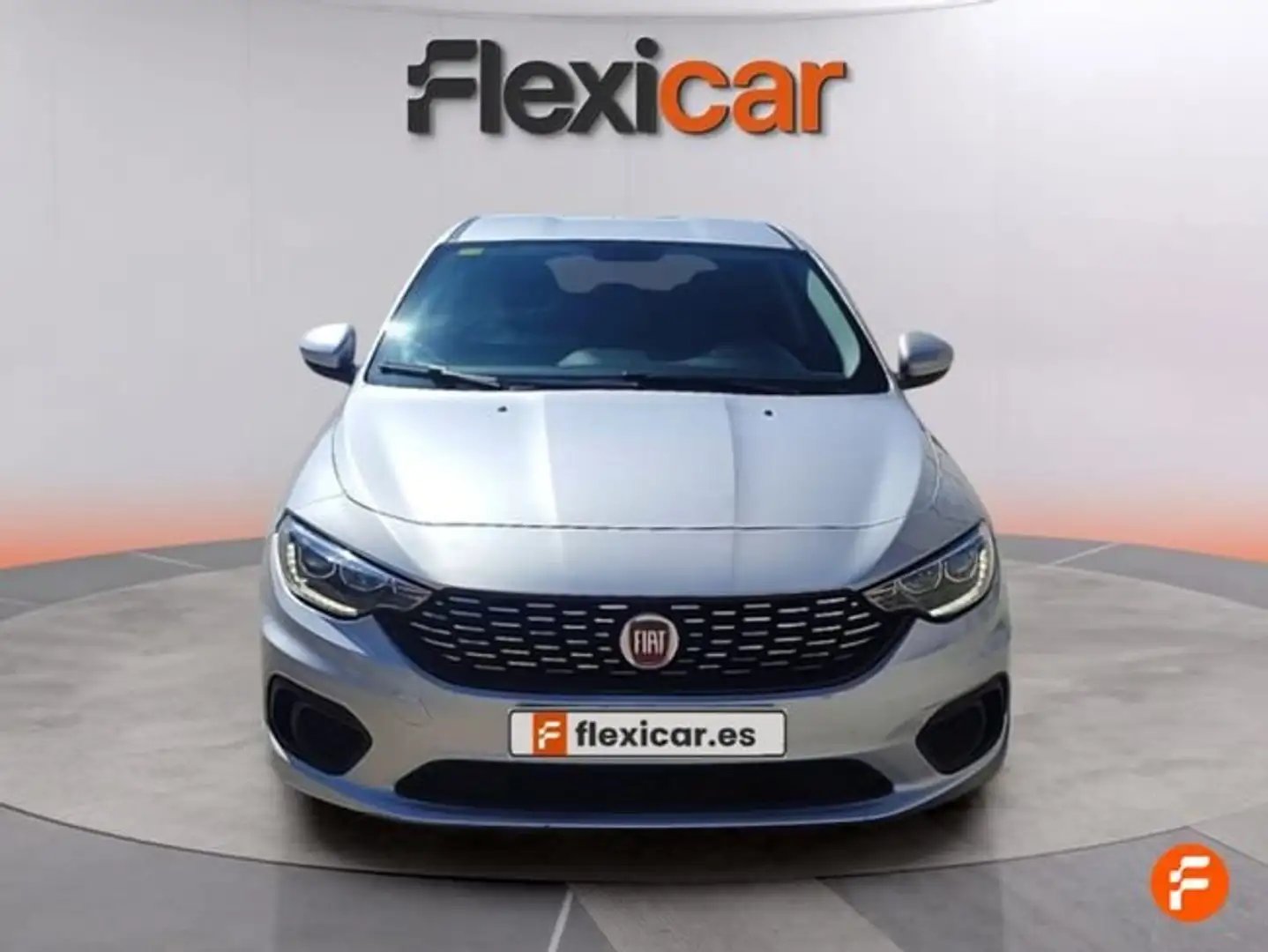 Fiat Tipo 1.4+16v+Easy+70kW+%2895CV%29+gasolina+5p. Gris - 2