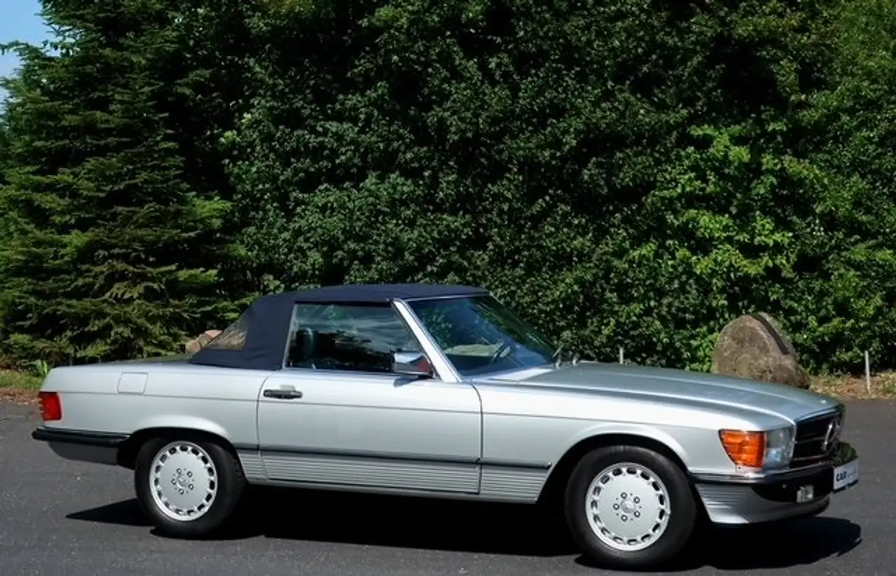 Mercedes-Benz SL 560