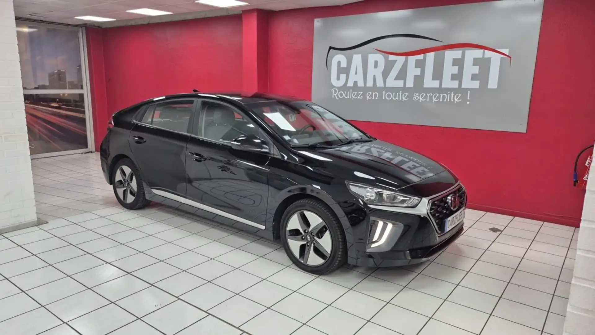 Hyundai IONIQ BERLINE HYBRIDE 141cv BUSINESS/1 ERE MAIN/TVA RECUP Noir - 1