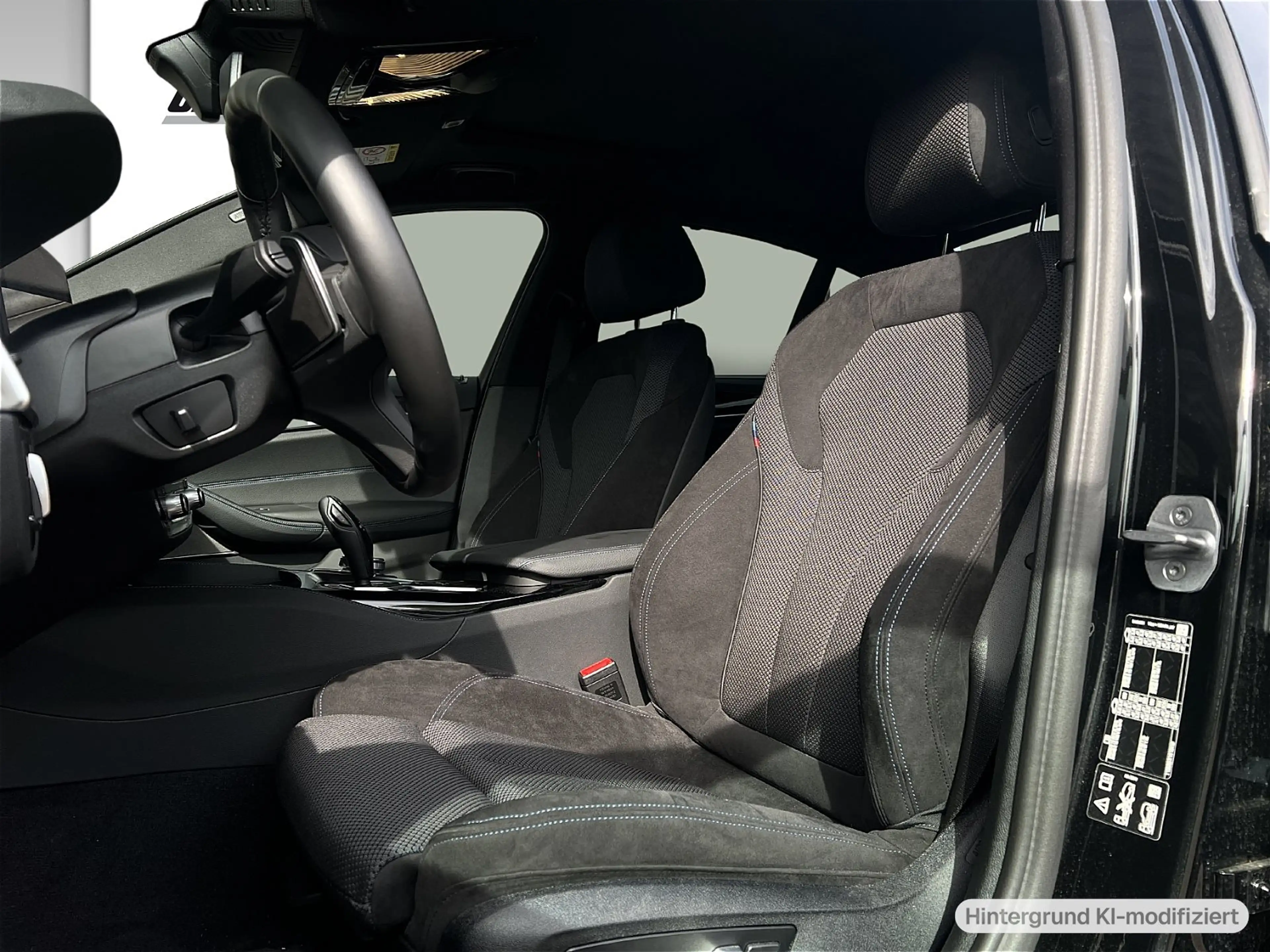 BMW 550 M550i xDrive Limousine — photo 10