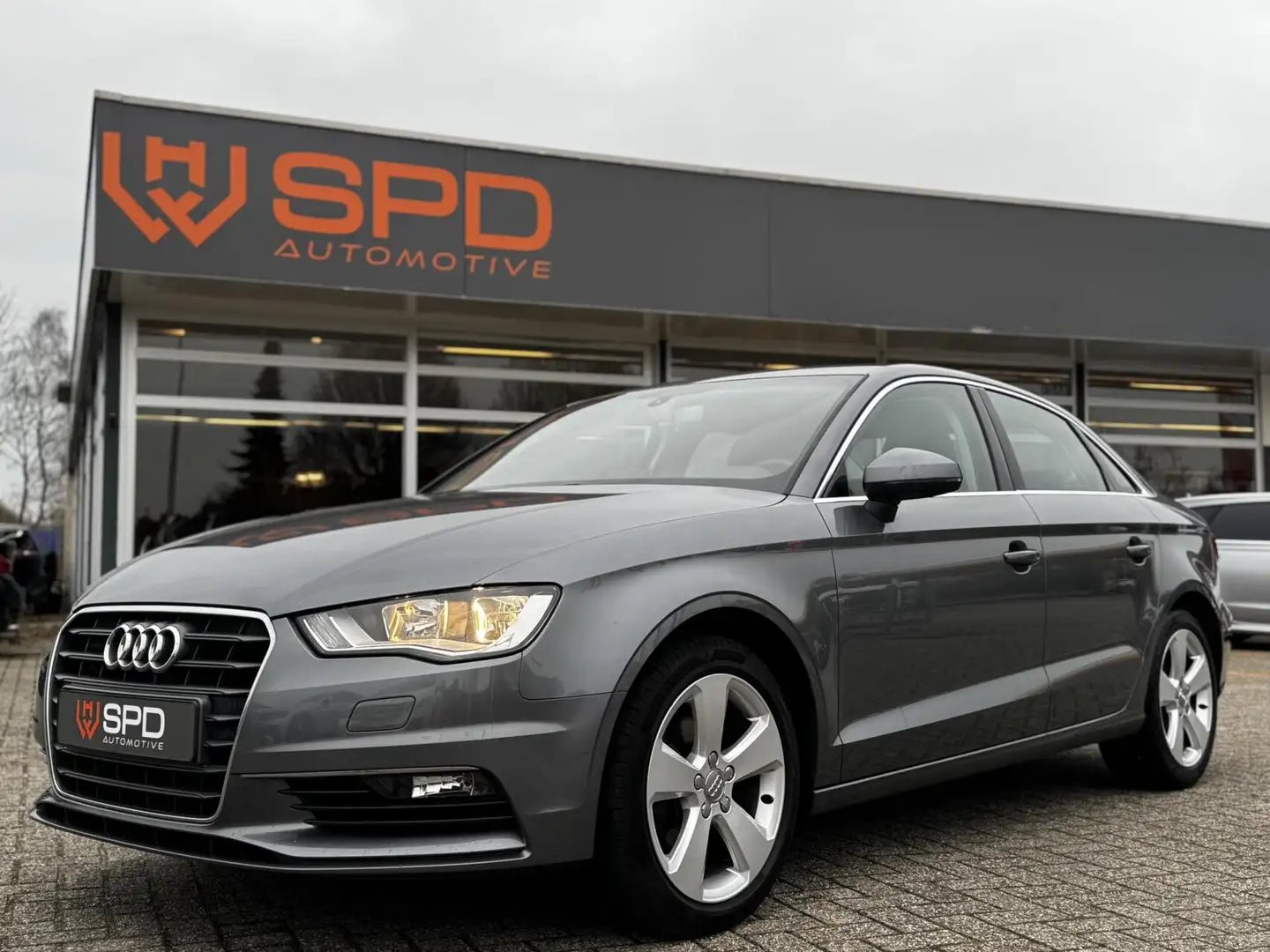 Audi A3 Limousine 1.4 TFSI Ambition Pro Line|Trek|Airco|LM Gris - 1