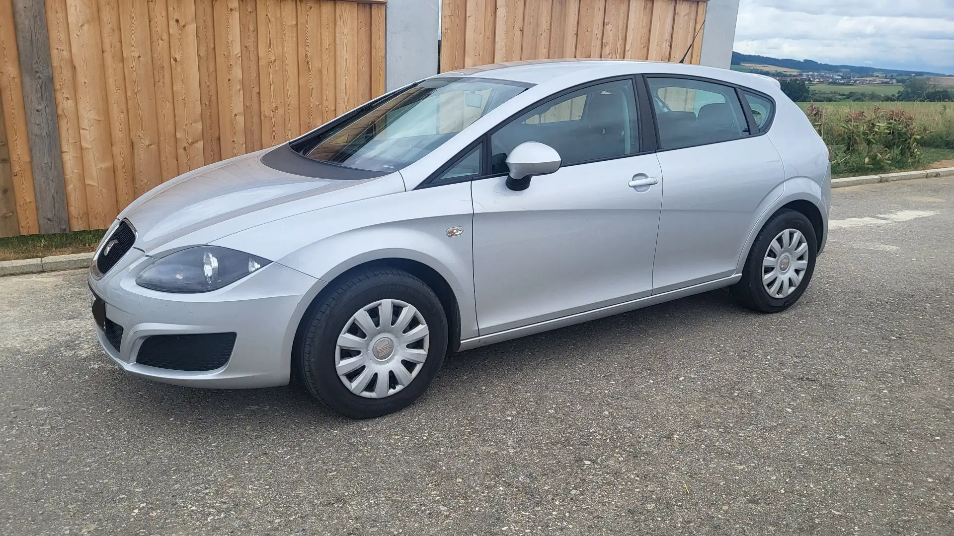 SEAT Leon Reference Grau - 2