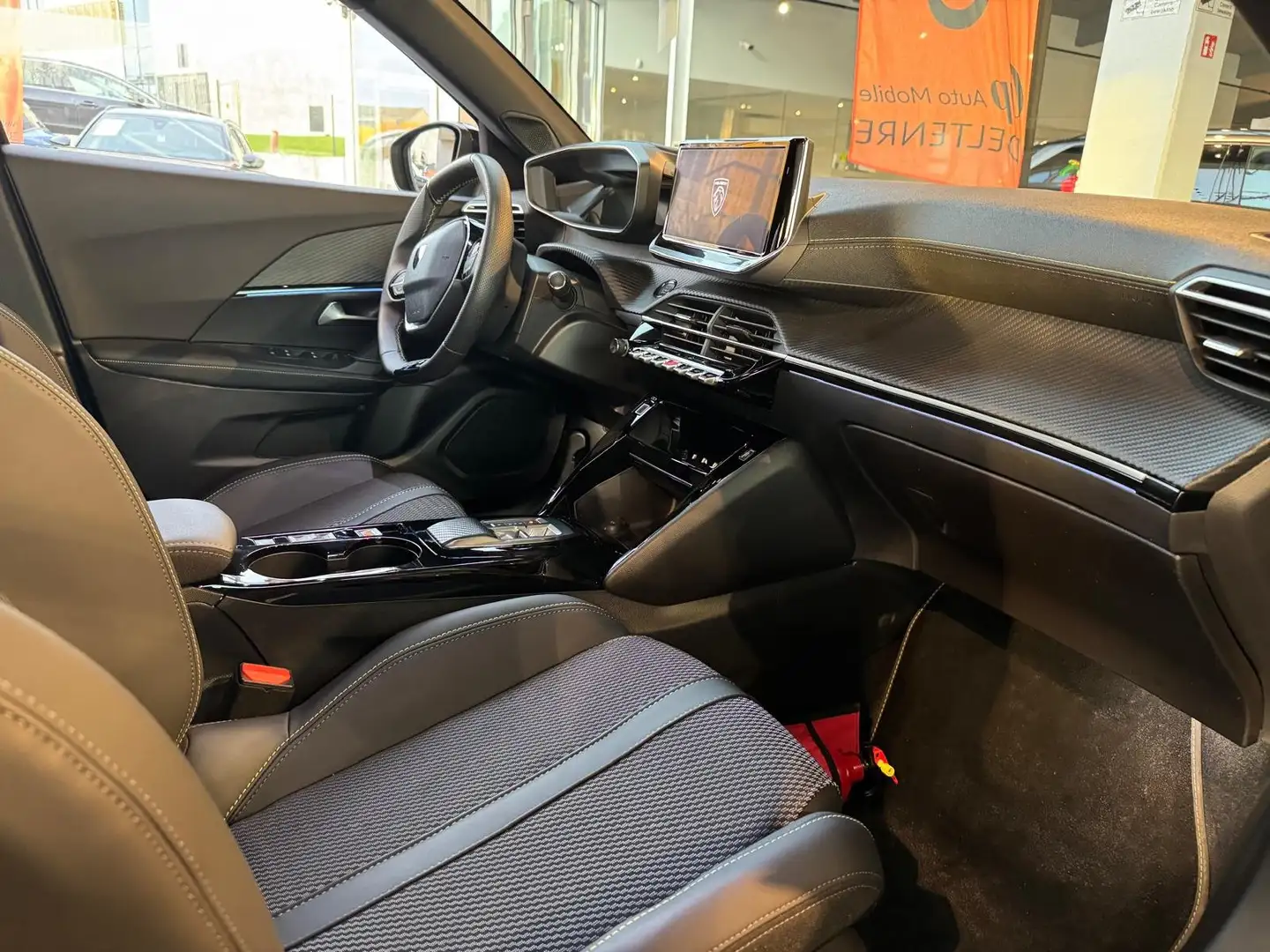 Peugeot 2008 e-2008 Silber - 2