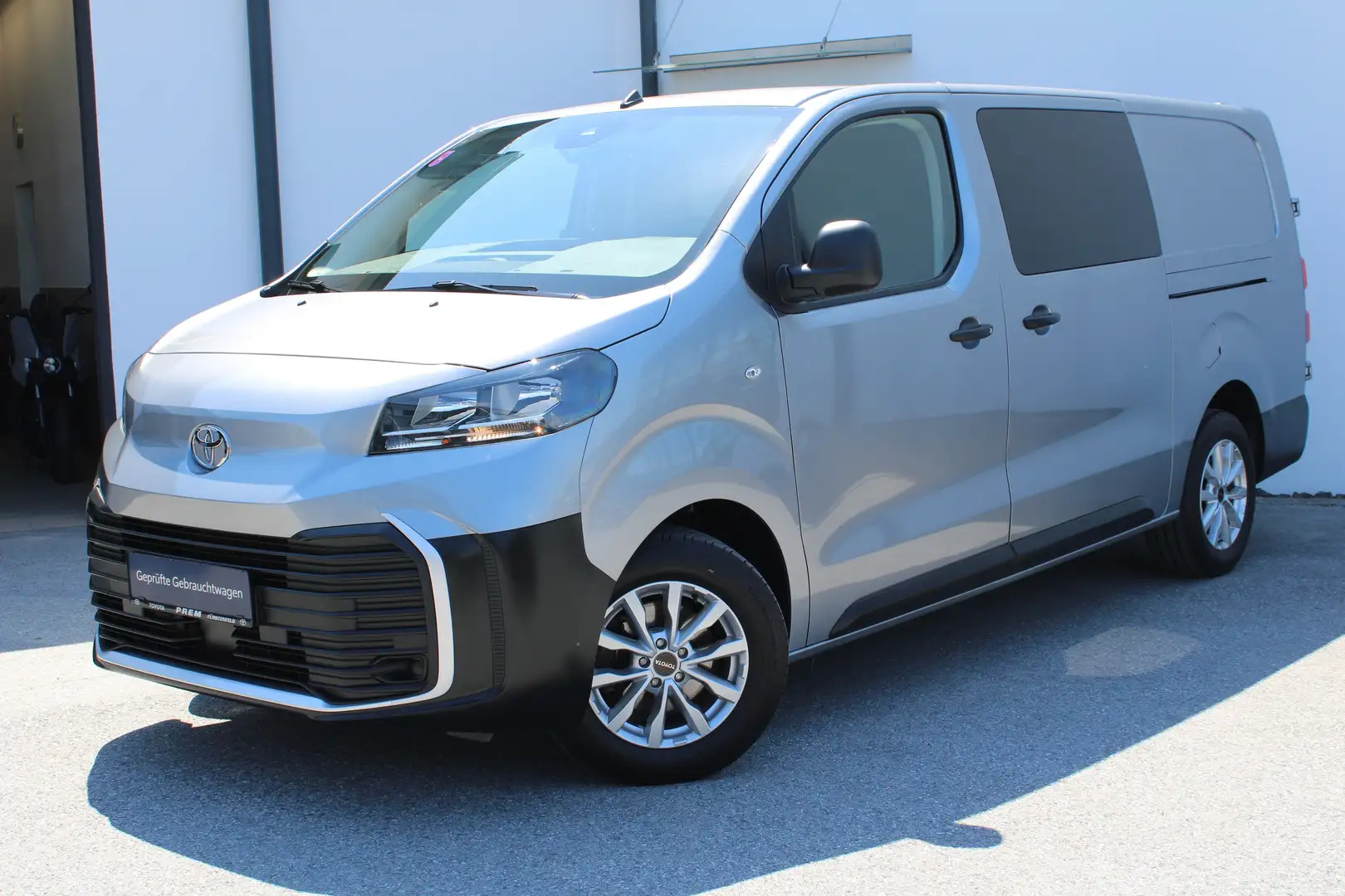 Toyota Proace Pro Ace Doppelkabine 2,0 D-4D 145 L2 ProWork Silber - 2