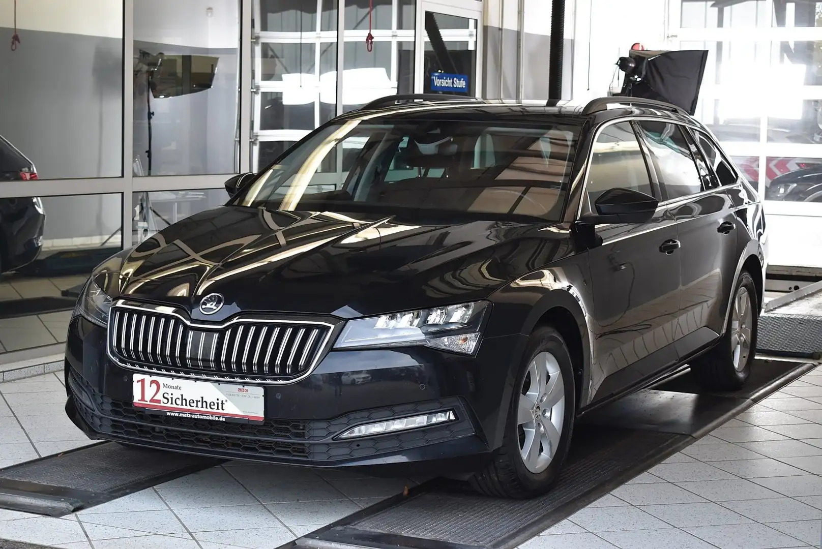 Skoda Superb Combi 2.0 TDI Ambition DSG*AHK*ACC Schwarz - 1