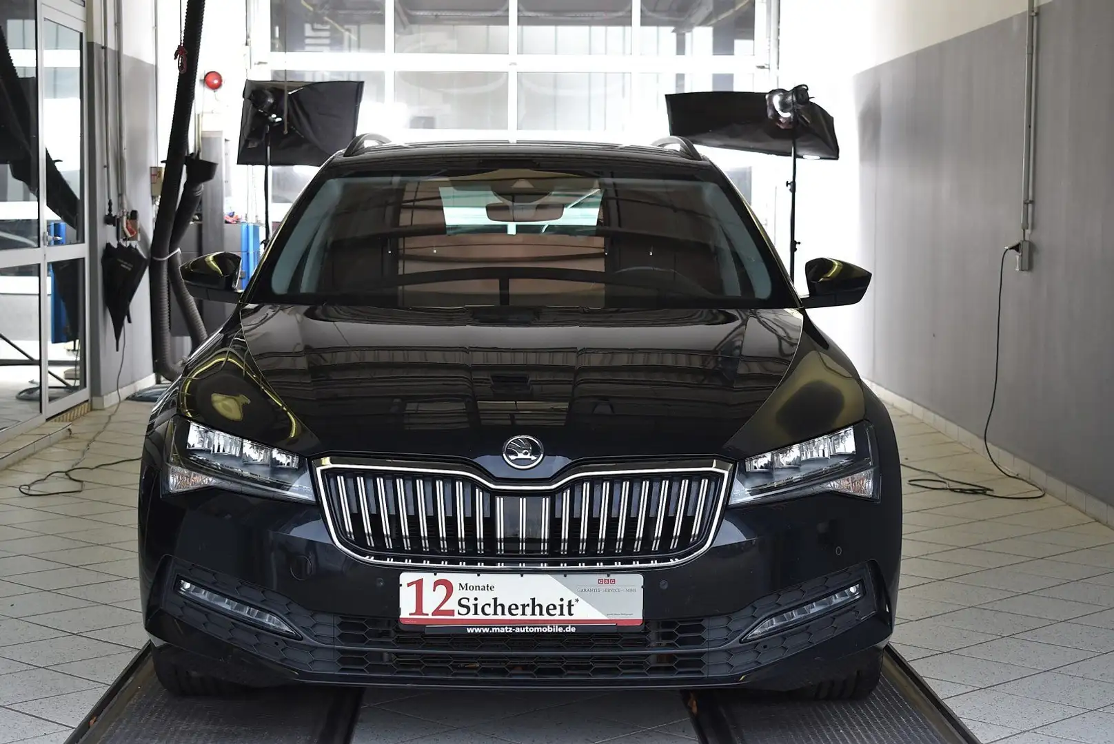 Skoda Superb Combi 2.0 TDI Ambition DSG*AHK*ACC Schwarz - 2