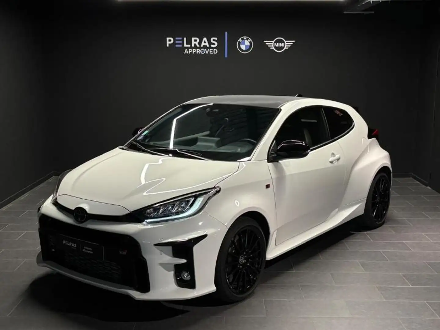 Toyota Yaris 1.6 GR 261ch Pack Premium 3p 4WD Blanc - 2