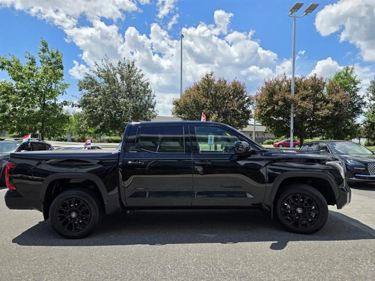 Toyota Tundra снимка Toyota Tundra