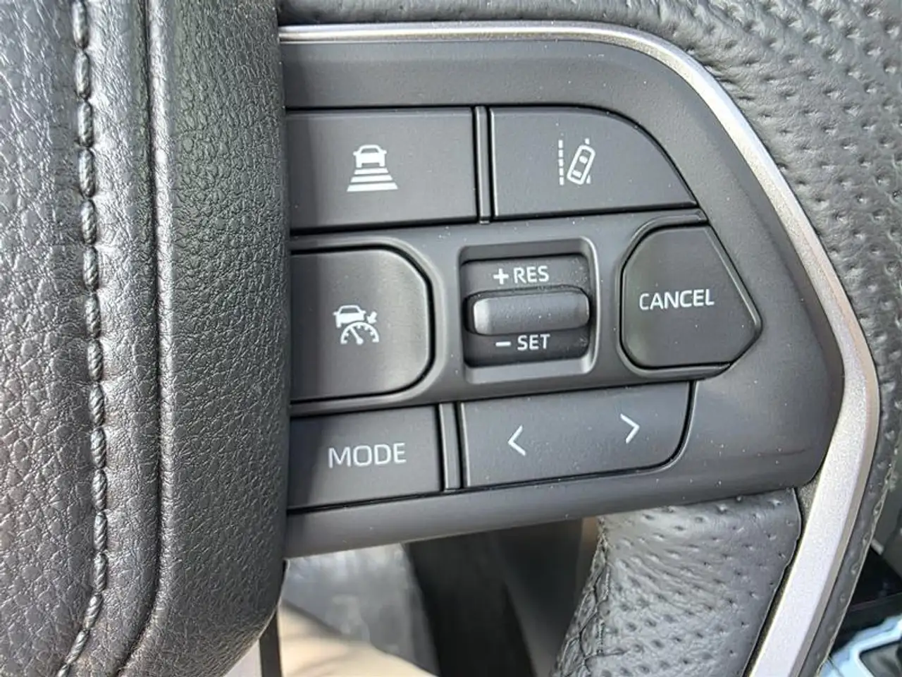 Toyota Tundra снимка Toyota Tundra