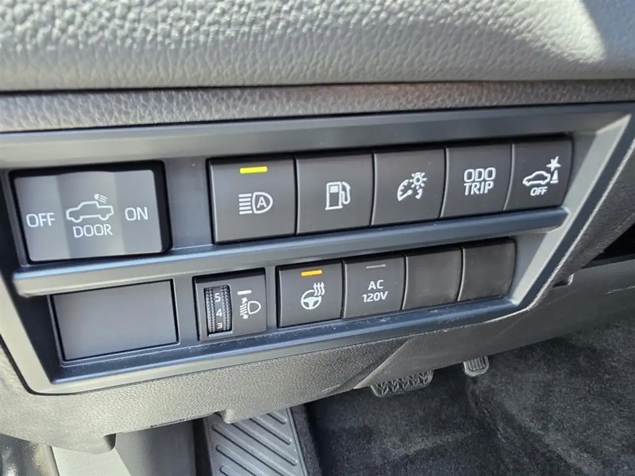Toyota Tundra снимка Toyota Tundra
