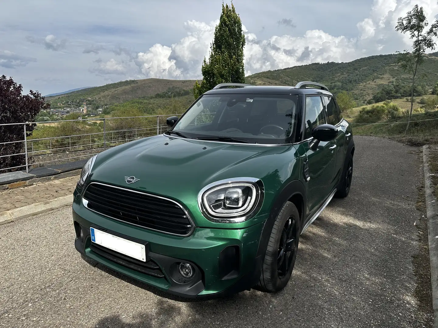MINI Cooper D Countryman Aut. Essential Trim - 1