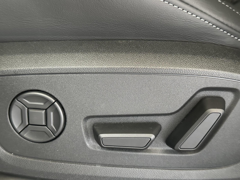 Audi Q3 S line 40 TDI quattro+AHK+Navi+Matrix+Kamera+Bl... — photo 11