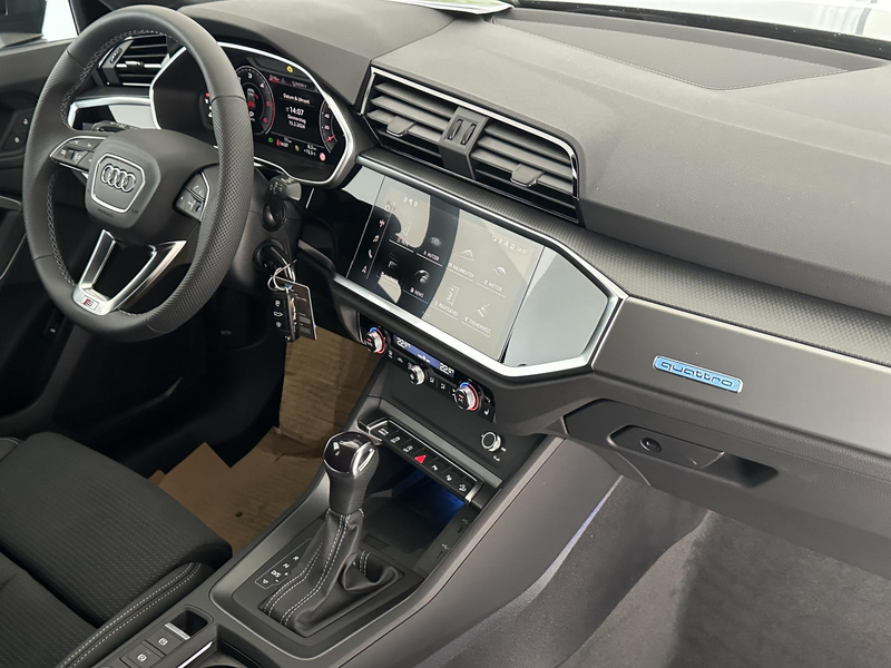 Audi Q3 S line 40 TDI quattro+AHK+Navi+Matrix+Kamera+Bl... — photo 12
