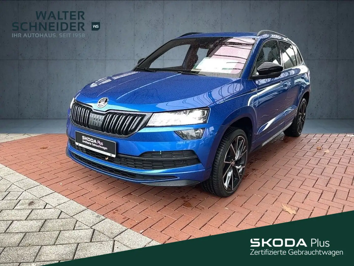 Skoda Karoq 2.0 TDI Sportline Navi LED AHK Standhzg. Modrá - 1