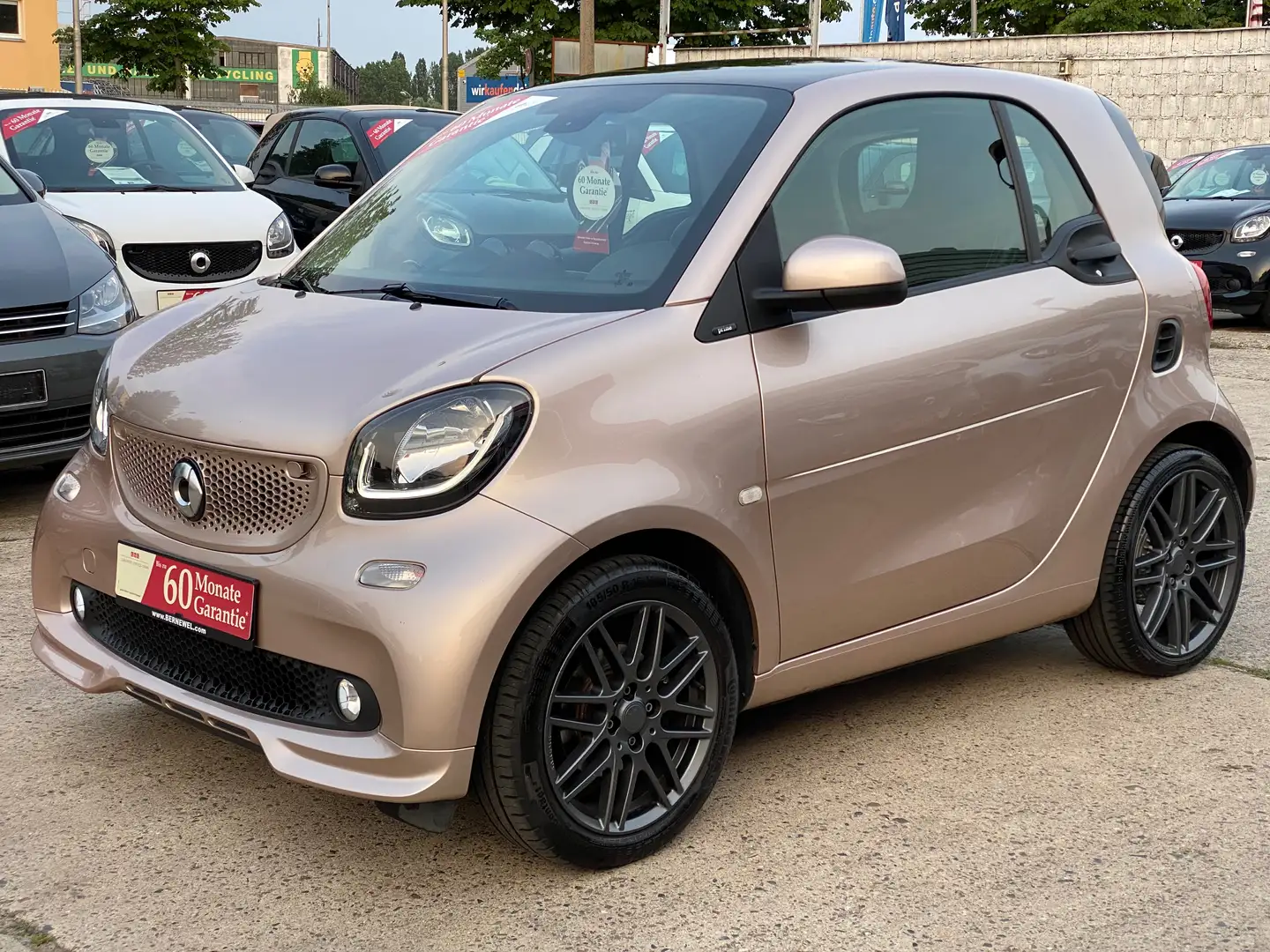 smart forTwo BRABUS ®SportPaket_Champagne beige_Ambiente_LED Beżowy - 1