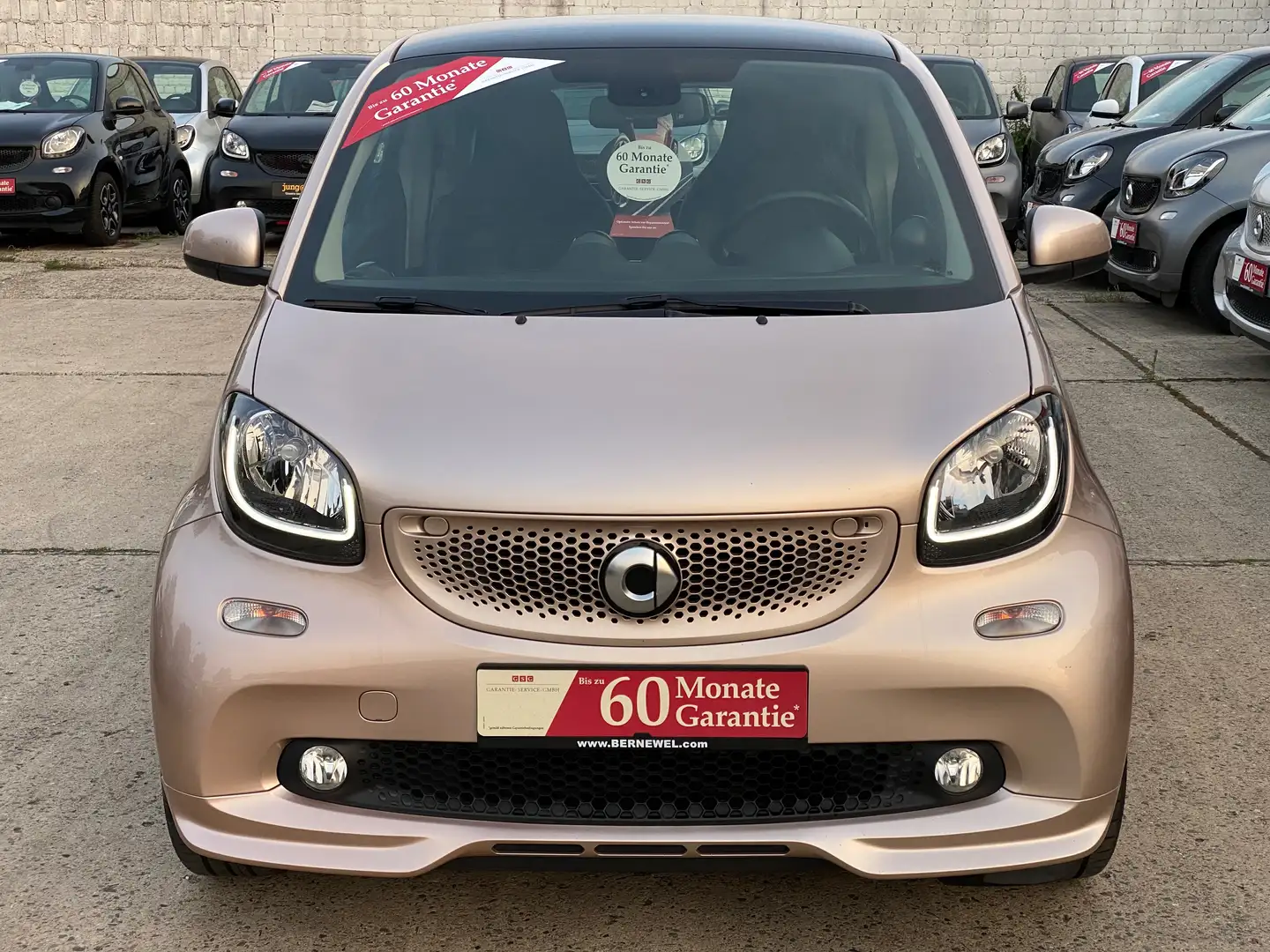 smart forTwo BRABUS ®SportPaket_Champagne beige_Ambiente_LED Beżowy - 2