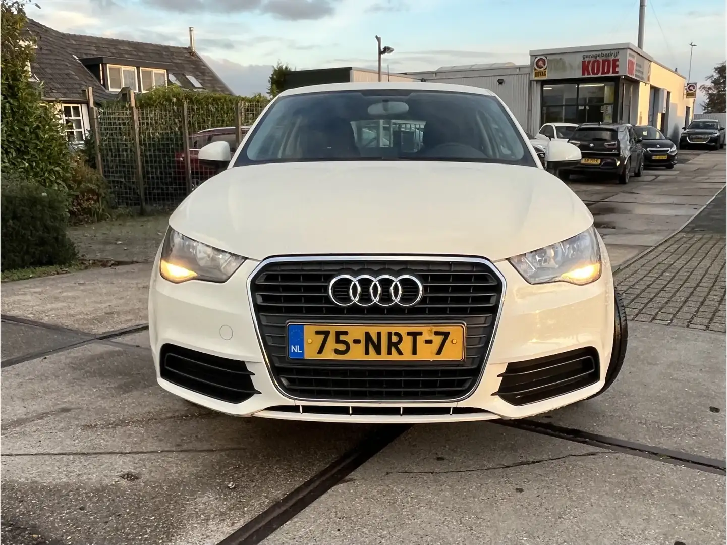 Audi A1 1.2 TFSI Attraction Pro Line Business Cruise contr Wit - 2