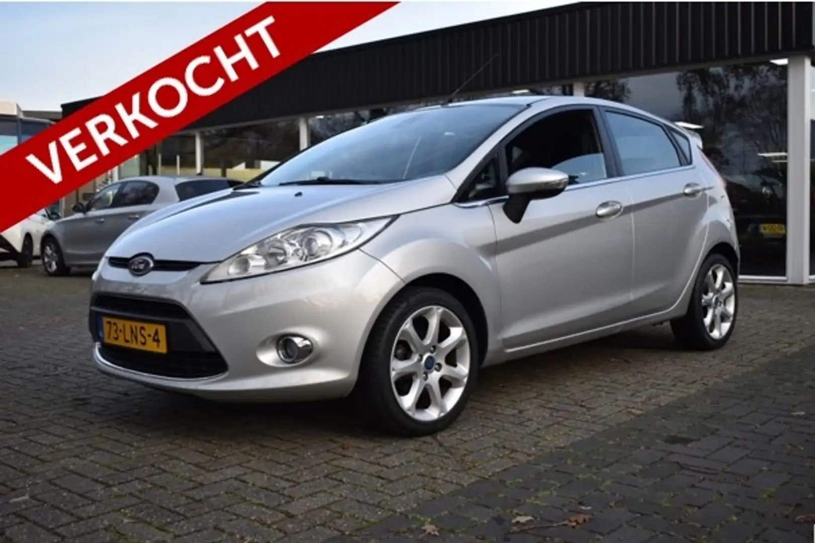 Ford Fiesta 1.25 Titanium Grijs - 1