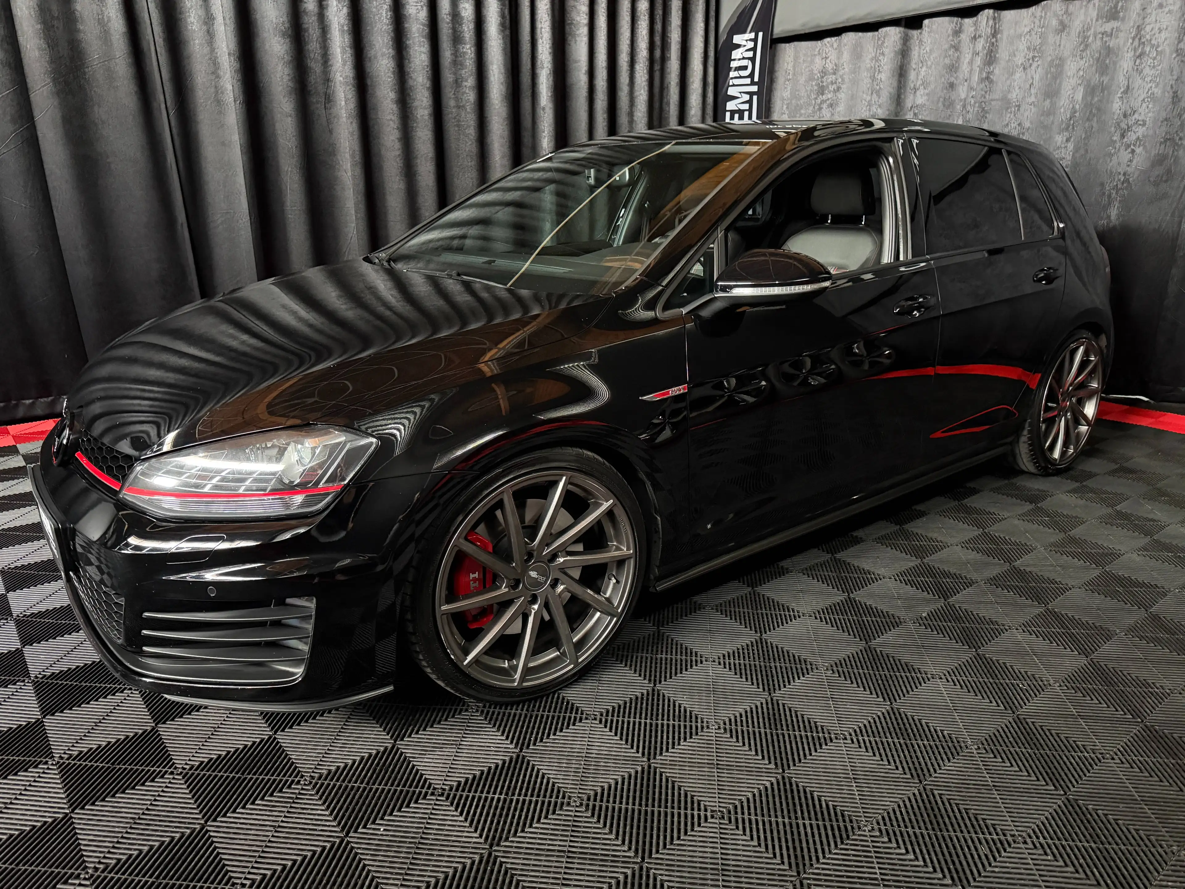 Volkswagen Golf GTI GTI Performance *XENON*SERVICEGEPFEGT* — photo 12