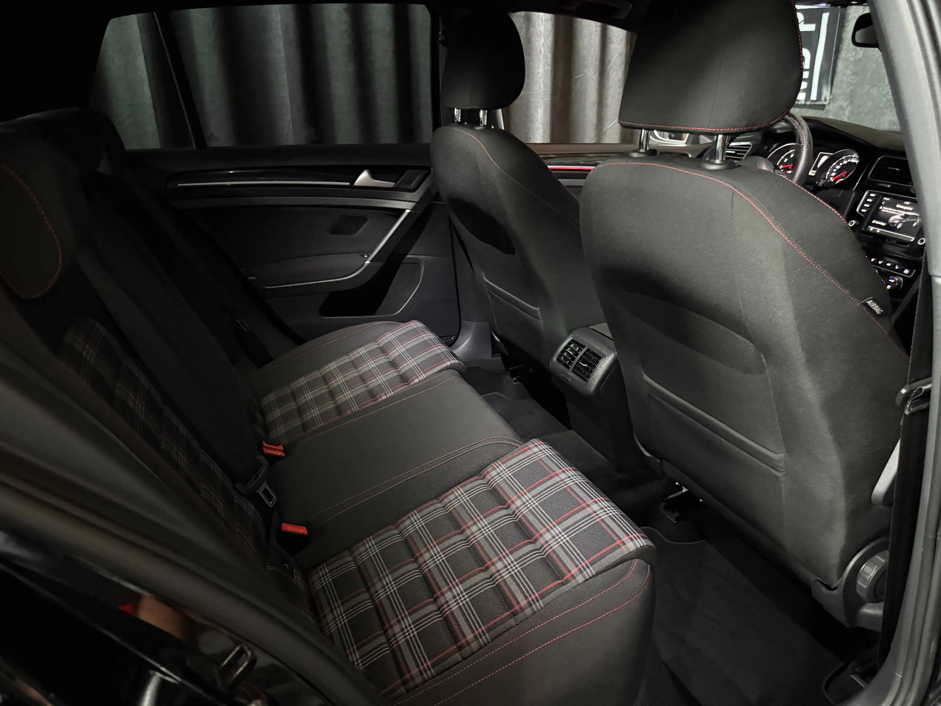 Volkswagen Golf GTI GTI Performance *XENON*SERVICEGEPFEGT* — photo 30